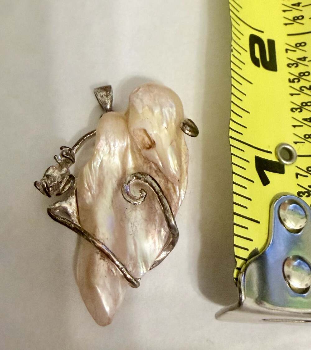 Baroque Pearl Pendant Iridescent Freshwater Pearl Silver Set - Picture 2 of 4